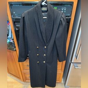 vintage 80% wool long women’s coat - aritiza trending 
fits a women medium / lar